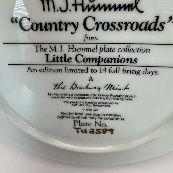 M. J. Hummel Little Companions "Country Crossroads" Plate The Danbury Mint - Picture 3 of 5